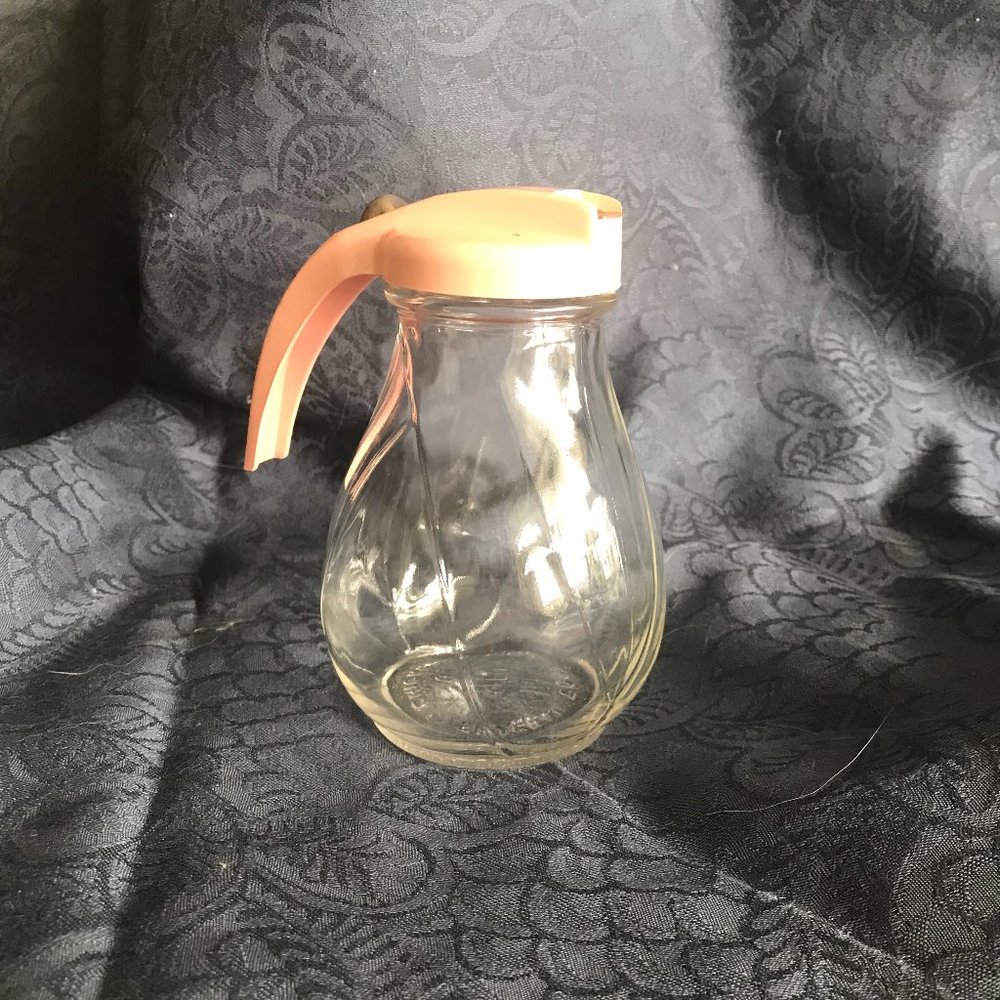 VINTAGE 1950S PINK PLASTIC LID GLASS SYRUP DISPENSER